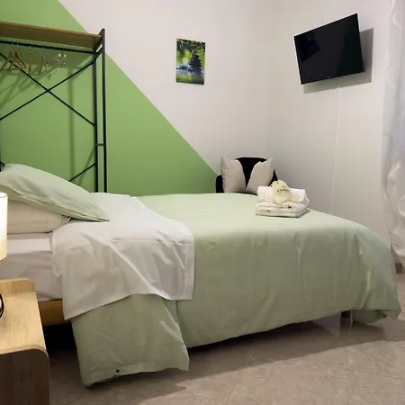 Cydonia Farm stay *
