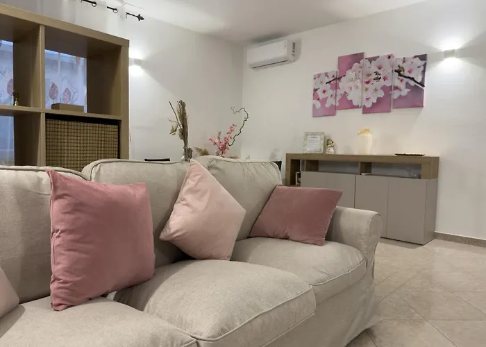 Cydonia Farm stay Ari